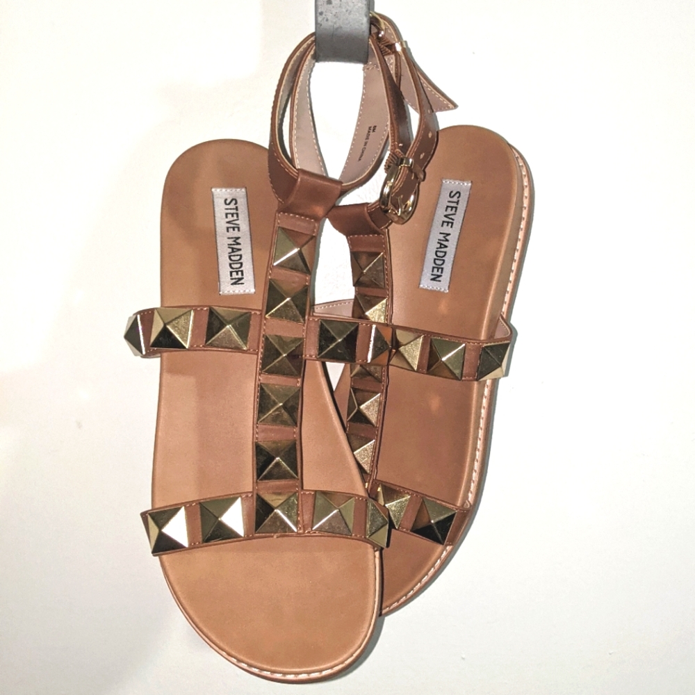 Steve Madden gold stud sandals size 8 like NEW